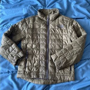 Olive green north face thermoball